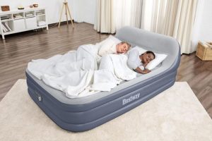 מזרונים מתנפחים לאירוח וקמפינג