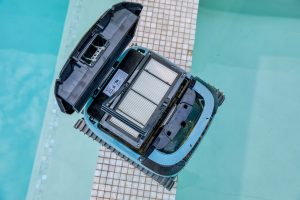 רובוט לבריכה דגם :Dolphin EON 120d- Maytronics